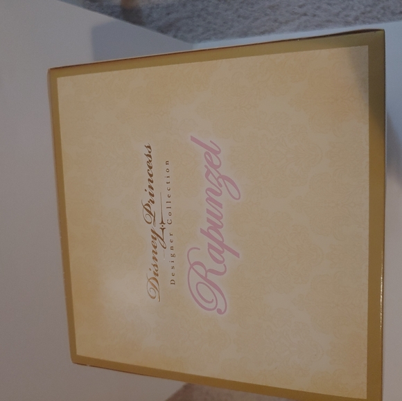 Disney Designer Doll Rapunzal Limited Edition - Picture 9 of 17